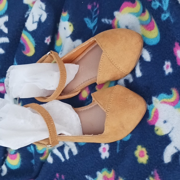 Old Navy NWOT Toddler's Ankle Wrap Mustard Color Sandals - Picture 2 of 6